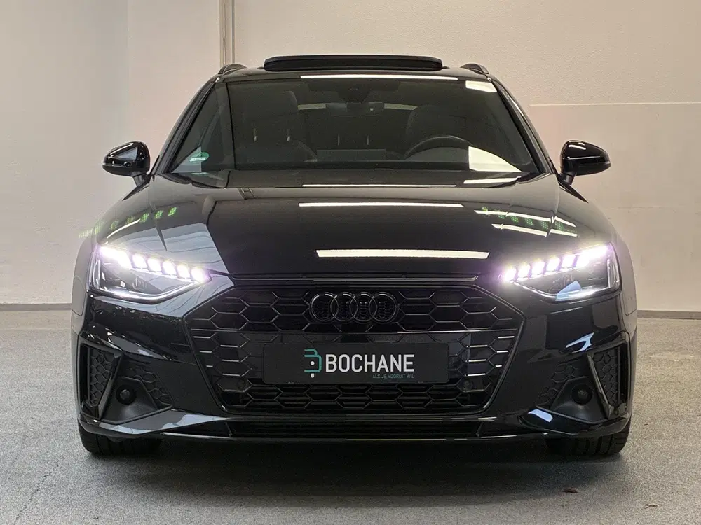 Audi A4 35 TFSI S edition Competition uit 2023, foto 5