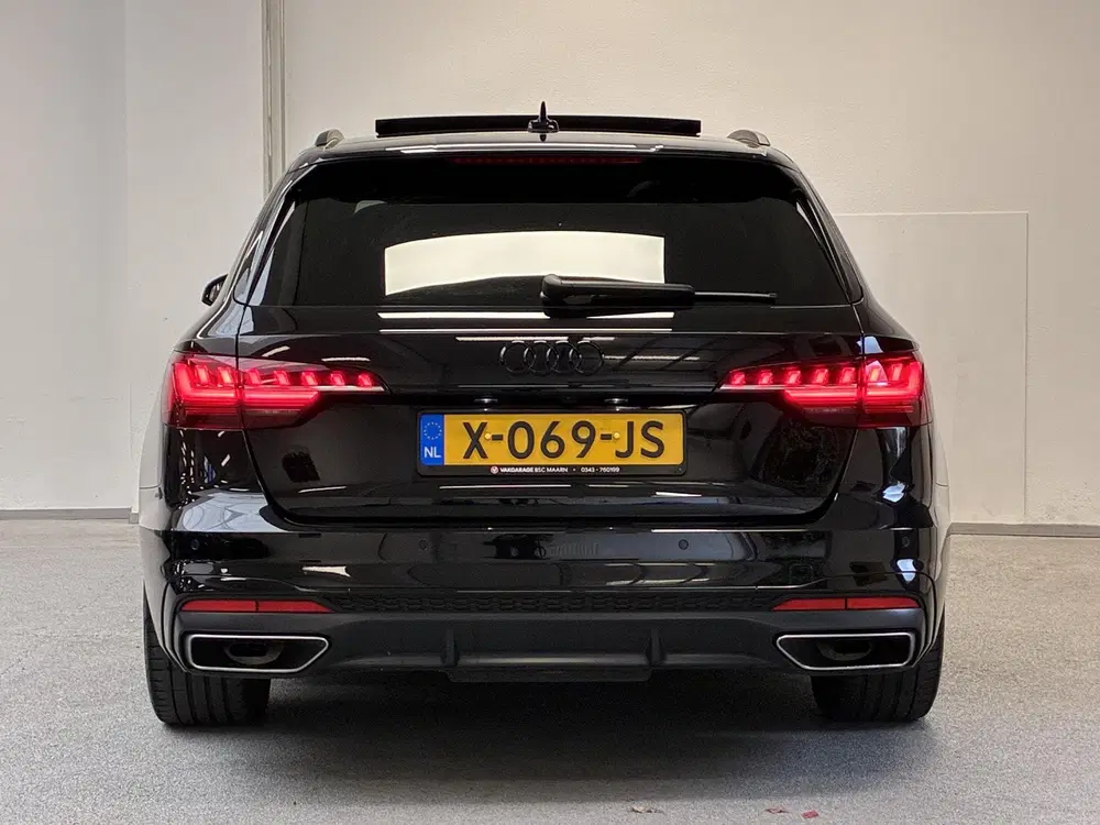 Audi A4 35 TFSI S edition Competition uit 2023, foto 6