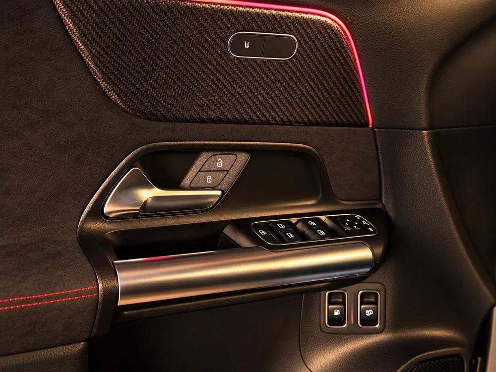 Mercedes-Benz GLA 250 e AMG-line hybrid l nieuwe auto uit 2025, foto 12