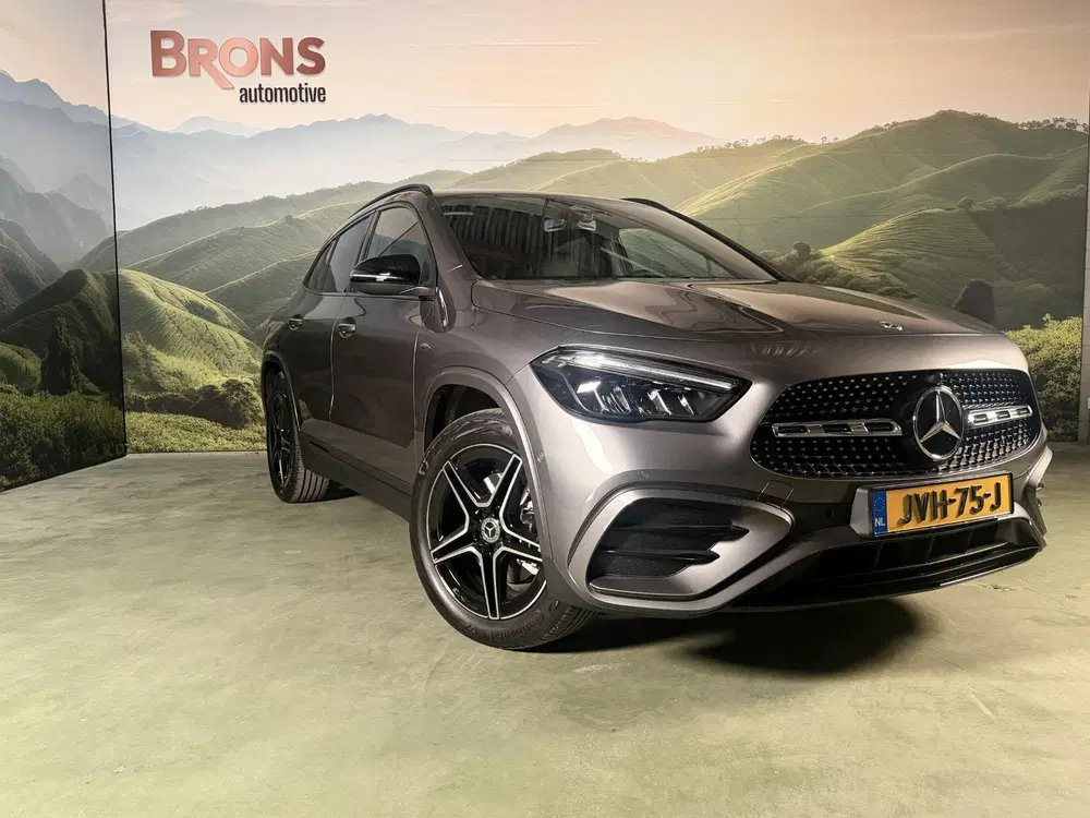 Mercedes-Benz GLA 250 e AMG-line hybrid l nieuwe auto uit 2025, foto 4