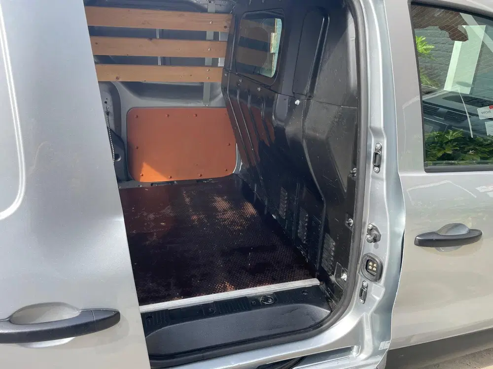 Renault Express 1.5 dCi 75 Comfort lage kilometerstand gri uit 2021, foto 10