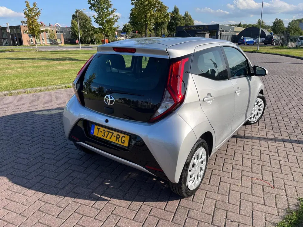 Toyota Aygo 1.0 VVT-i x-play limited Automaat uit 2019, foto 3