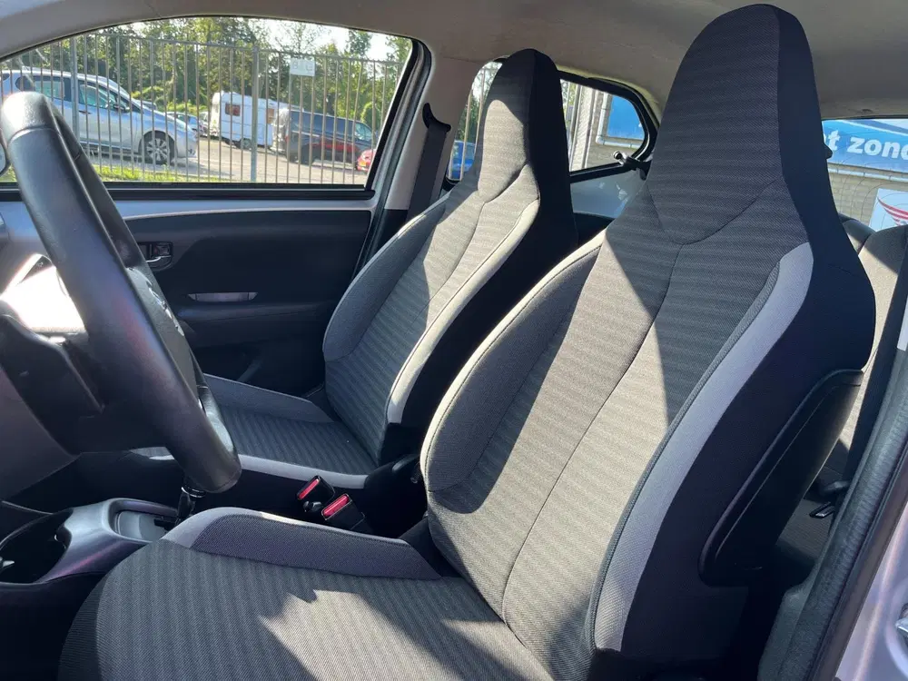 Toyota Aygo 1.0 VVT-i x-play limited Automaat uit 2019, foto 8