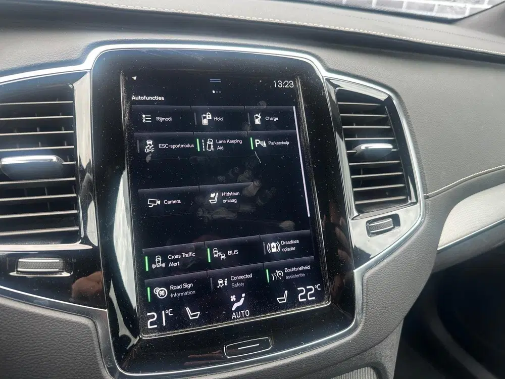 Volvo XC90 2.0 T8 Recharge AWD R-Design uit 2021, foto 8