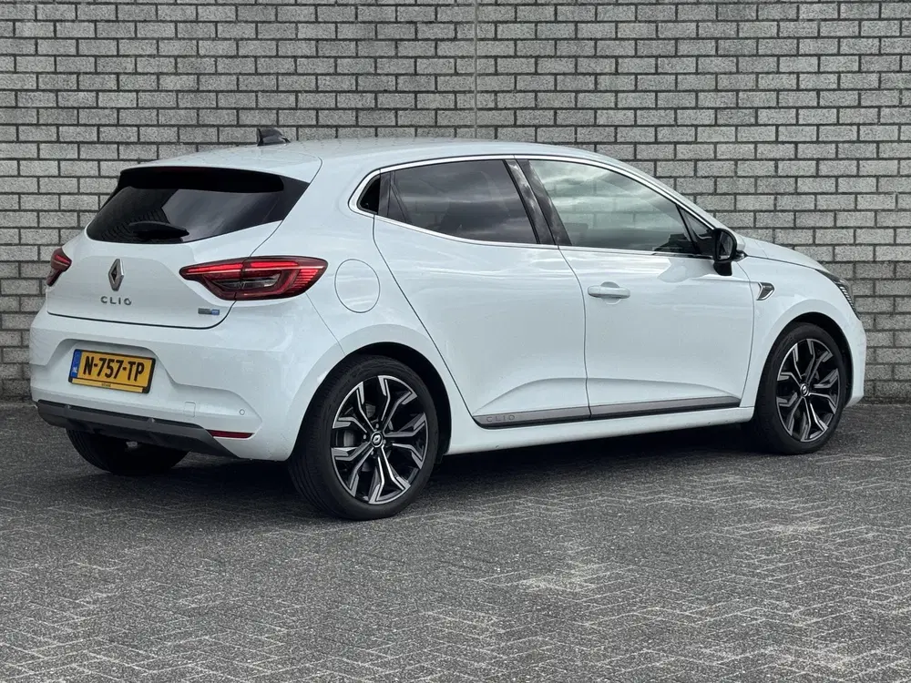 Renault Clio 1.6 E-Tech Hybrid 140 R.S. Line uit 2021, foto 2