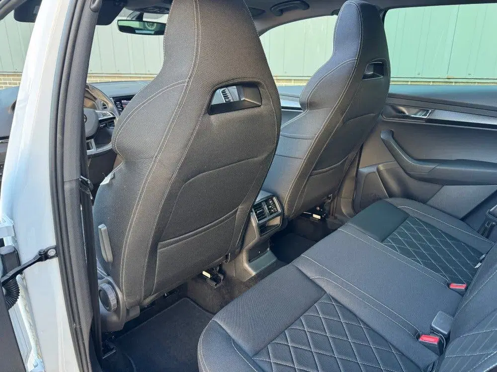 Skoda Karoq 1.5 TSI ACT SPORTLINE BUSINESS DSG Panodak uit 2019, foto 12