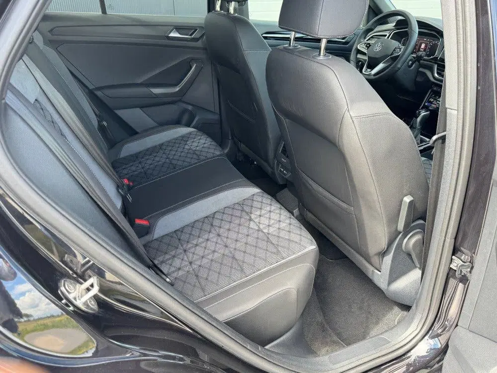 Volkswagen T-Roc 1.5 TSI DSG R-LINE BUSINESS+ Trekhaak IQ L uit 2022, foto 12