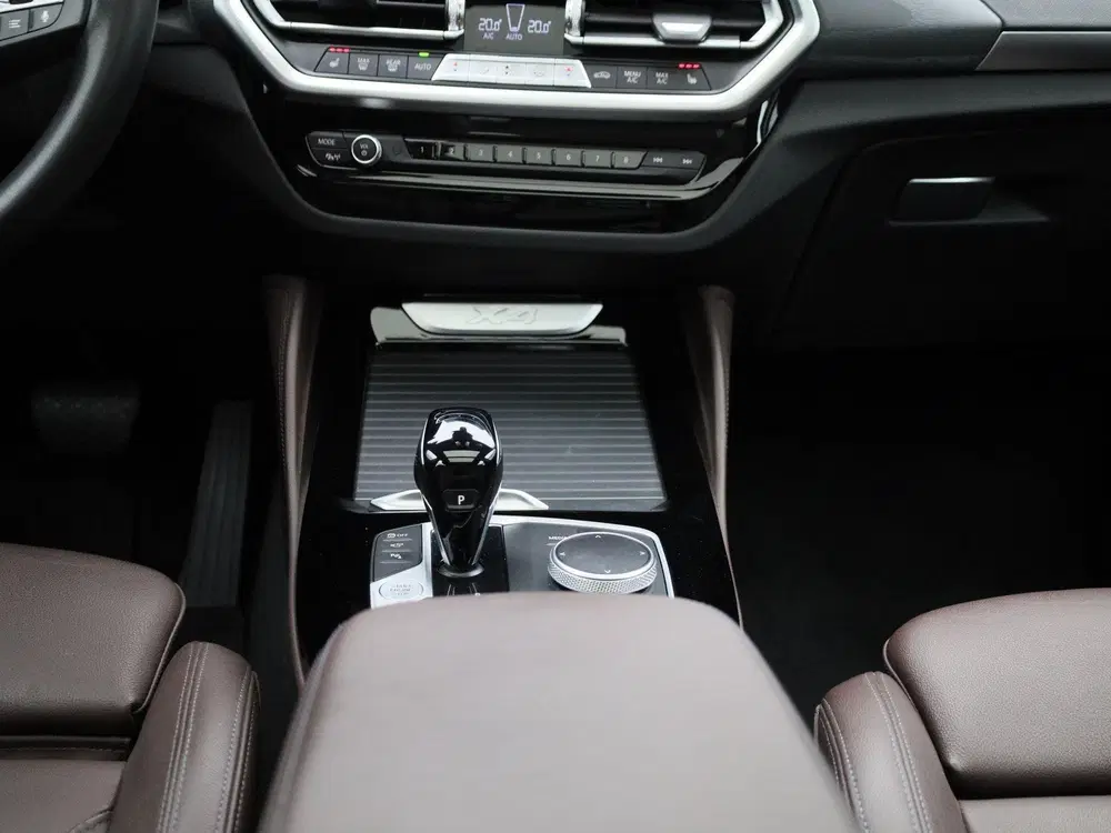 BMW X4 xDrive20i High Executive uit 2021, foto 10
