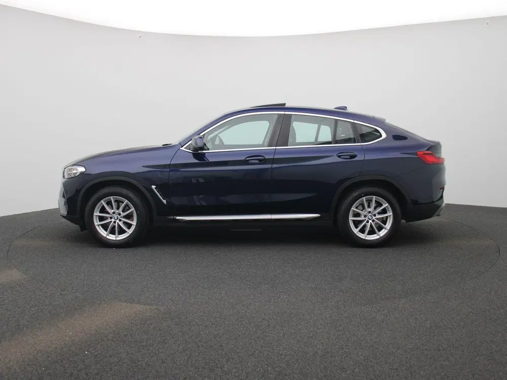 BMW X4 xDrive20i High Executive uit 2021, foto 4