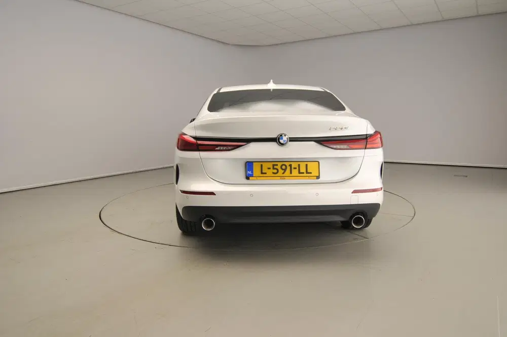 BMW 2-serie Gran Coupé 220i uit 2021, foto 3
