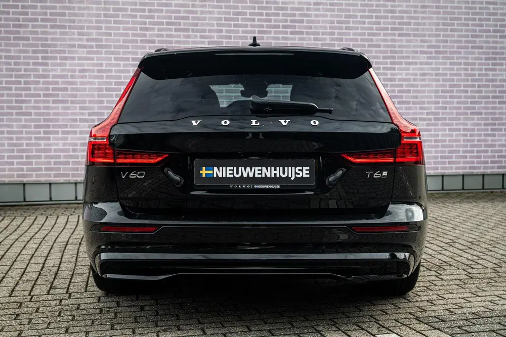 Volvo V60 2.0 T6 Plug-in hybrid AWD Ultra Dark uit 2026, foto 11