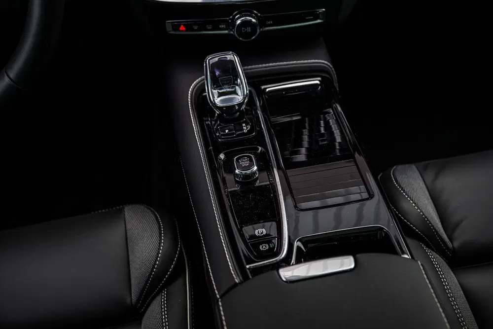 Volvo V60 2.0 T6 Plug-in hybrid AWD Ultra Dark uit 2026, foto 14