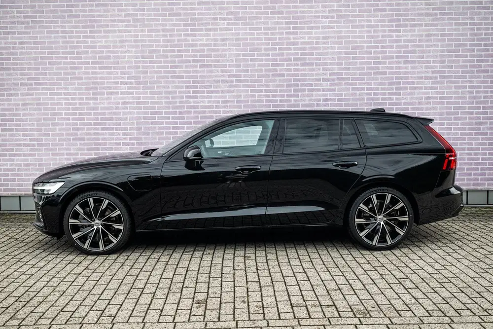 Volvo V60 2.0 T6 Plug-in hybrid AWD Ultra Dark uit 2026, foto 4
