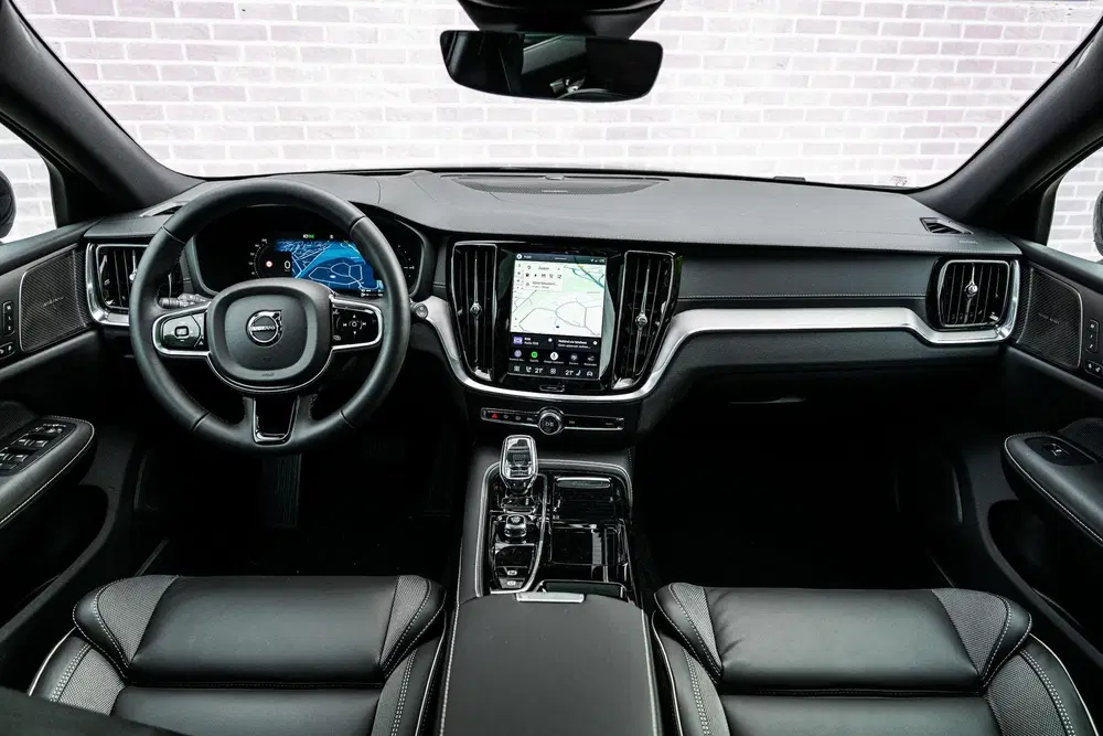 Volvo V60 2.0 T6 Plug-in hybrid AWD Ultra Dark uit 2026, foto 6