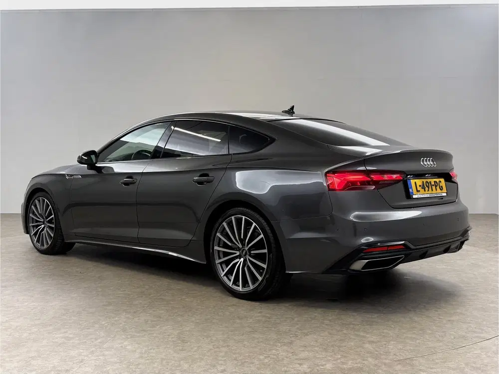Audi A5 35 TFSI S-line Competition uit 2021, foto 3