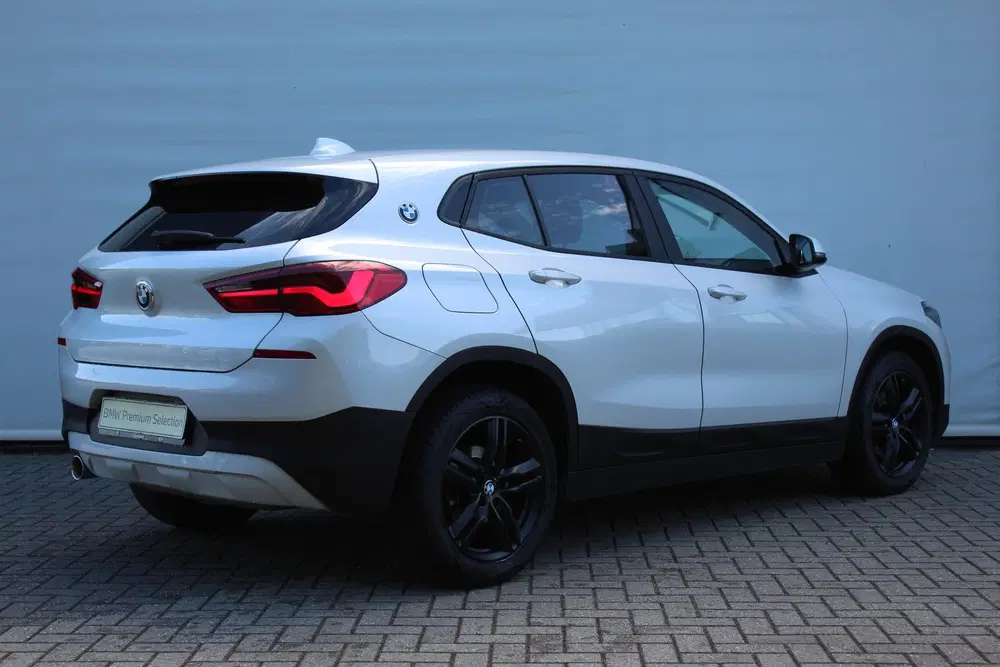 BMW X2 sDrive18i Executive uit 2020, foto 2