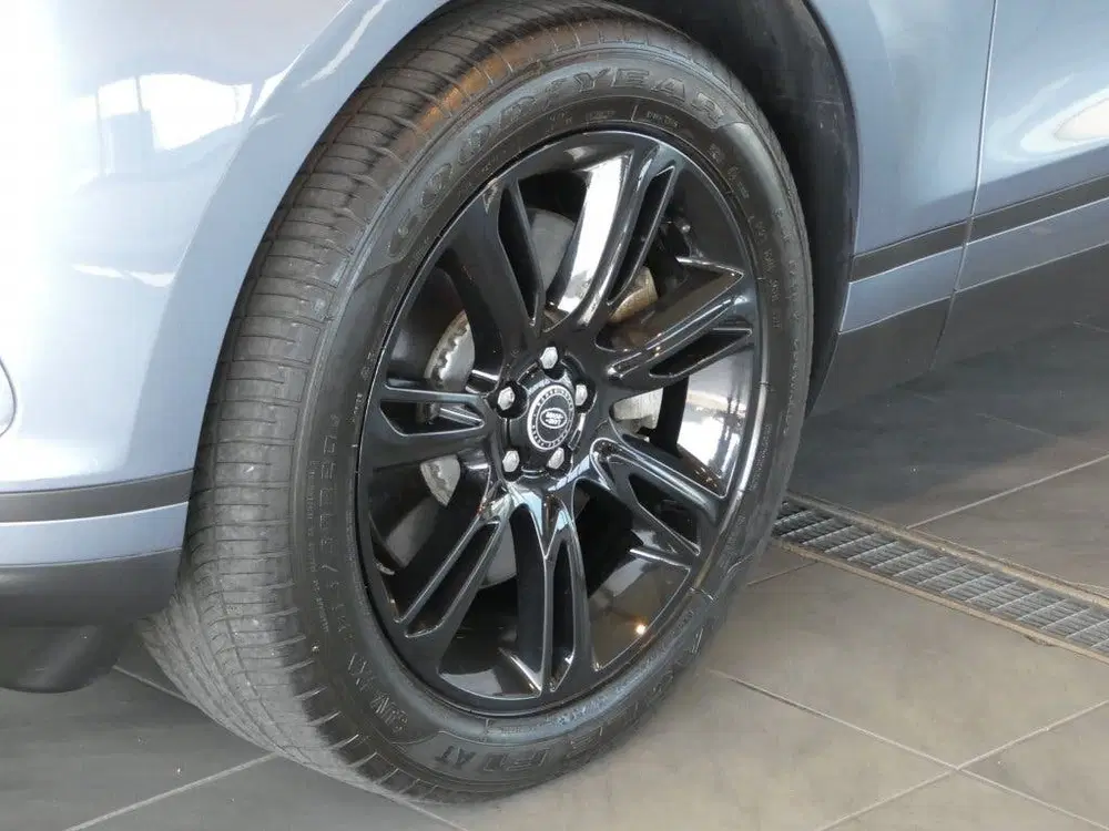 Land Rover Range Rover Velar P400e Plug in hybrid Panodak uit 2022, foto 7