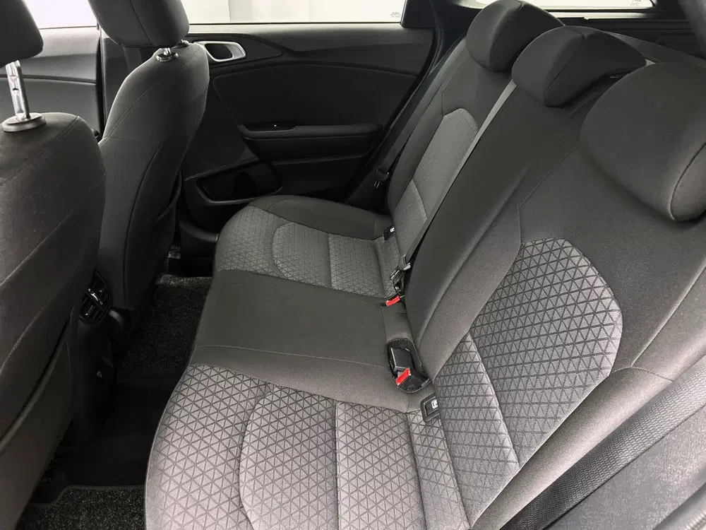 Kia Ceed 1.0 T-GDi DynamicLine uit 2024, foto 11
