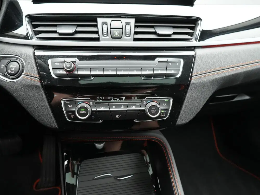BMW X1 sDrive18i Business Edition (bj 2022 uit 2022, foto 13