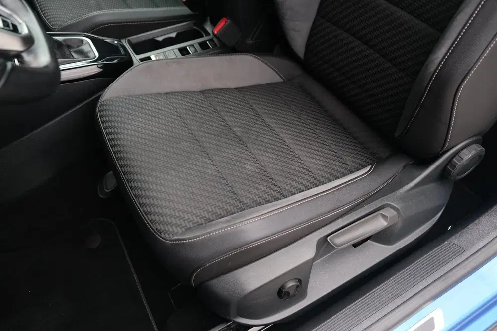 Volkswagen T-Roc 1.5 TSI DSG 2x R-Line Navi Camera Le uit 2022, foto 6