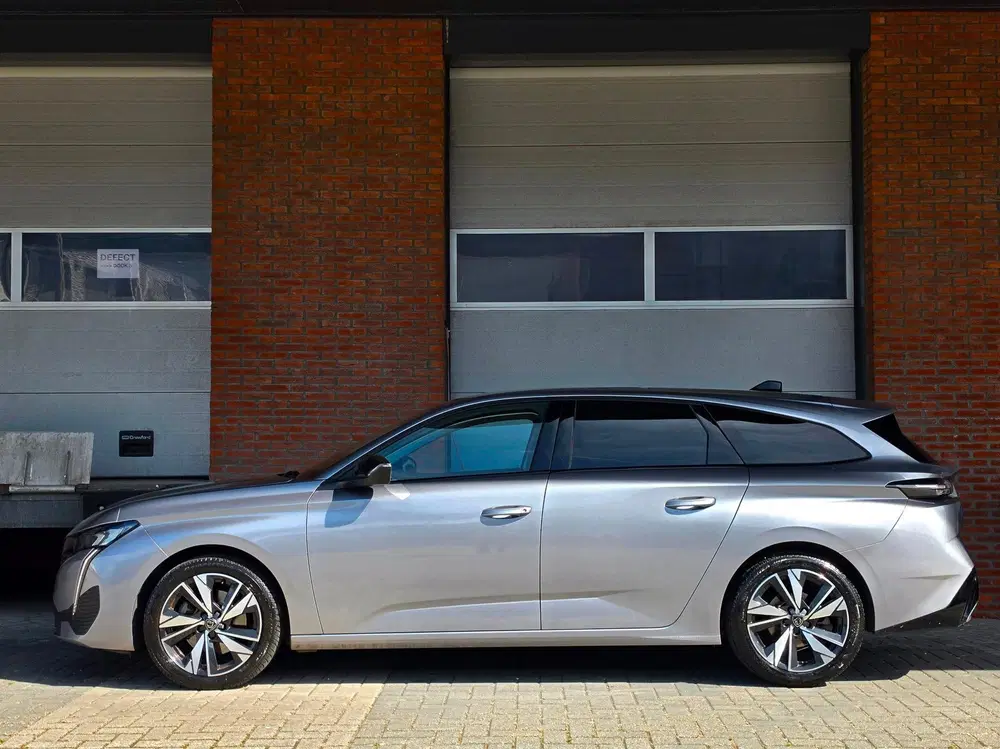 Peugeot 308 1.2 PureTech Allure uit 2023, foto 2
