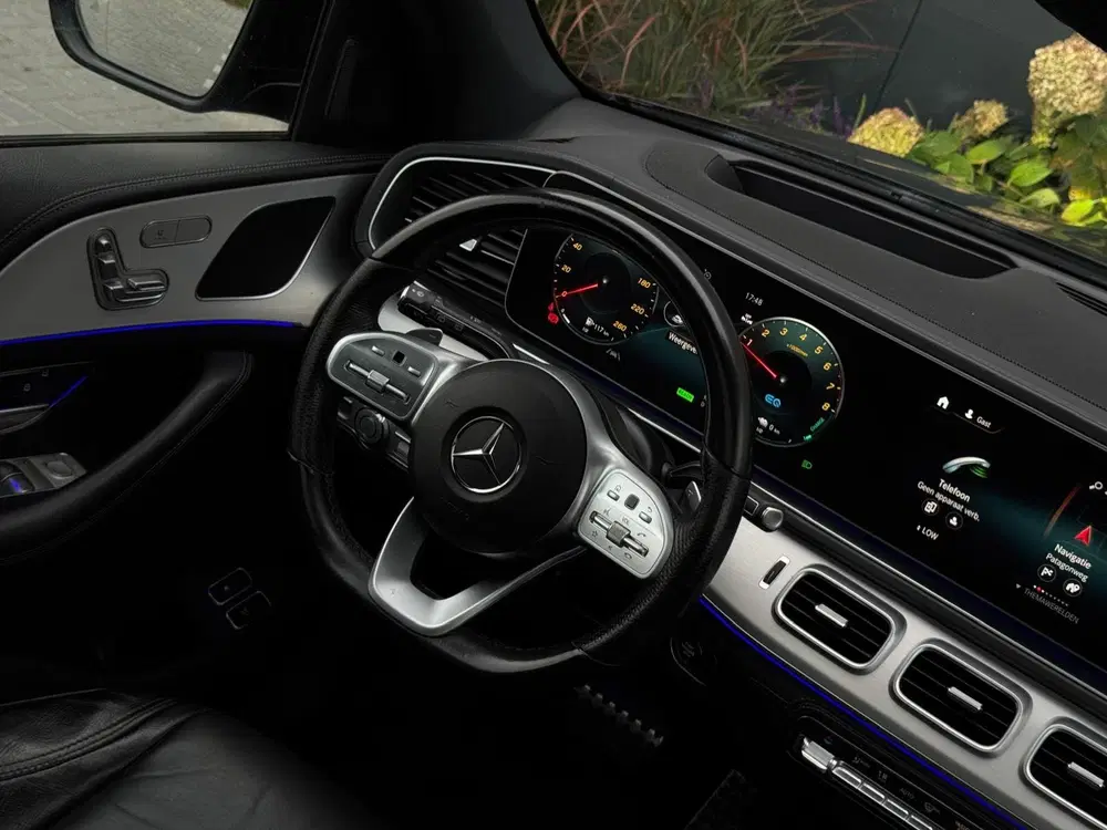 Mercedes-Benz GLE 350 e 4MATIC AMG Night pack PANO uit 2021, foto 13