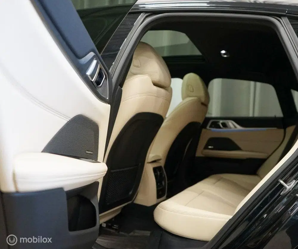 BMW i4 M50 High Executive 84 kWh uit 2023, foto 12