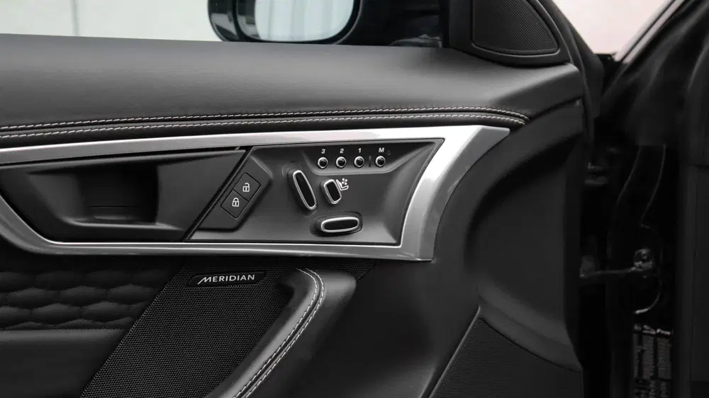 Jaguar F-Type P450 AWD First Edition uit 2021, foto 13