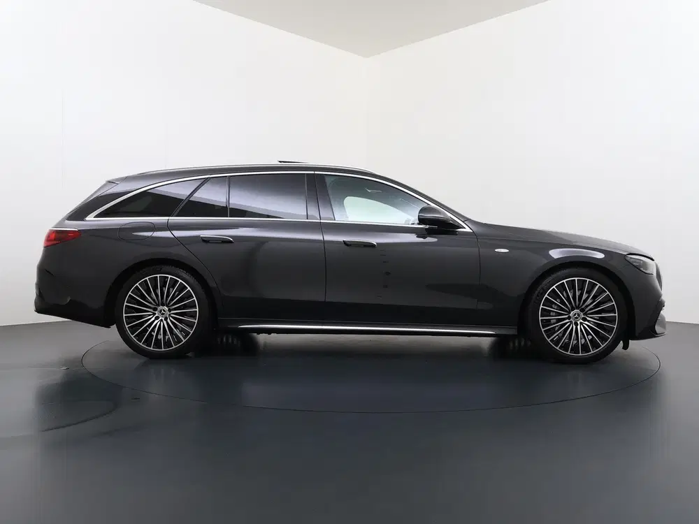 Mercedes-Benz E-Klasse 300 e Sport Edition uit 2025, foto 11
