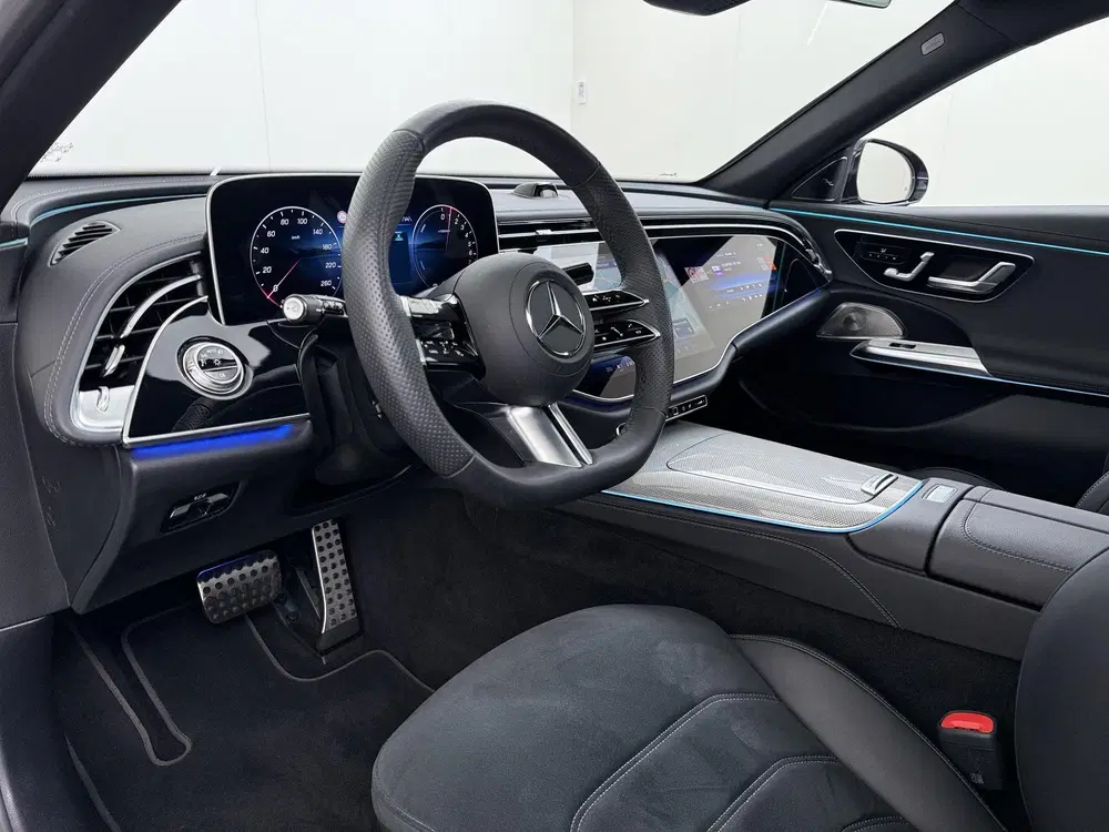 Mercedes-Benz E-Klasse 300 e Sport Edition uit 2025, foto 2