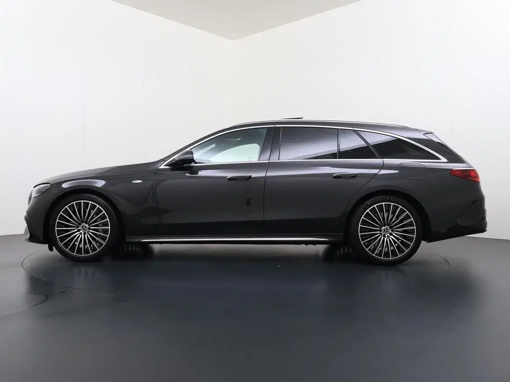 Mercedes-Benz E-Klasse 300 e Sport Edition uit 2025, foto 3
