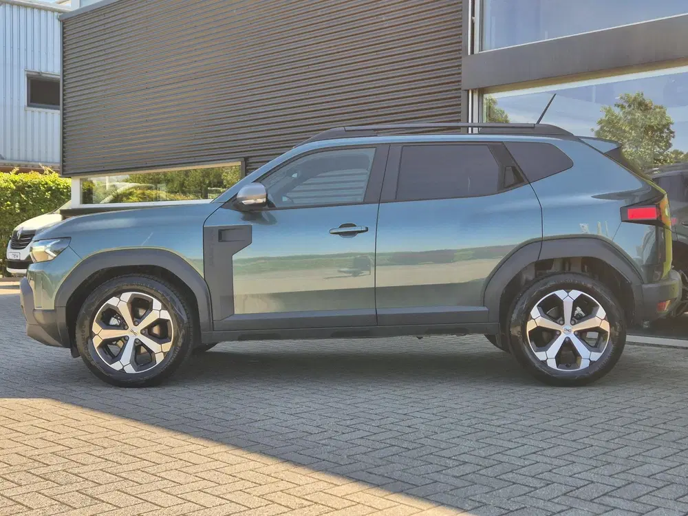 Dacia Duster 1.6 Hybrid 140 Journey Camera uit 2025, foto 2