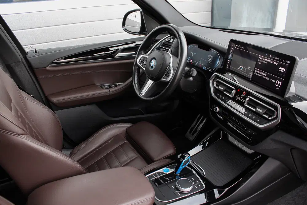 BMW iX3 M Sport High Executive 80 kWh uit 2023, foto 3