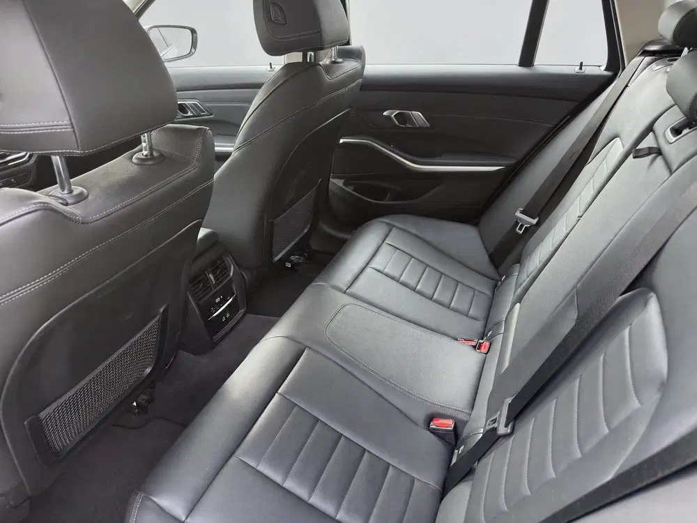 BMW 3-serie 3 Serie Touring 320e uit 2023, foto 10