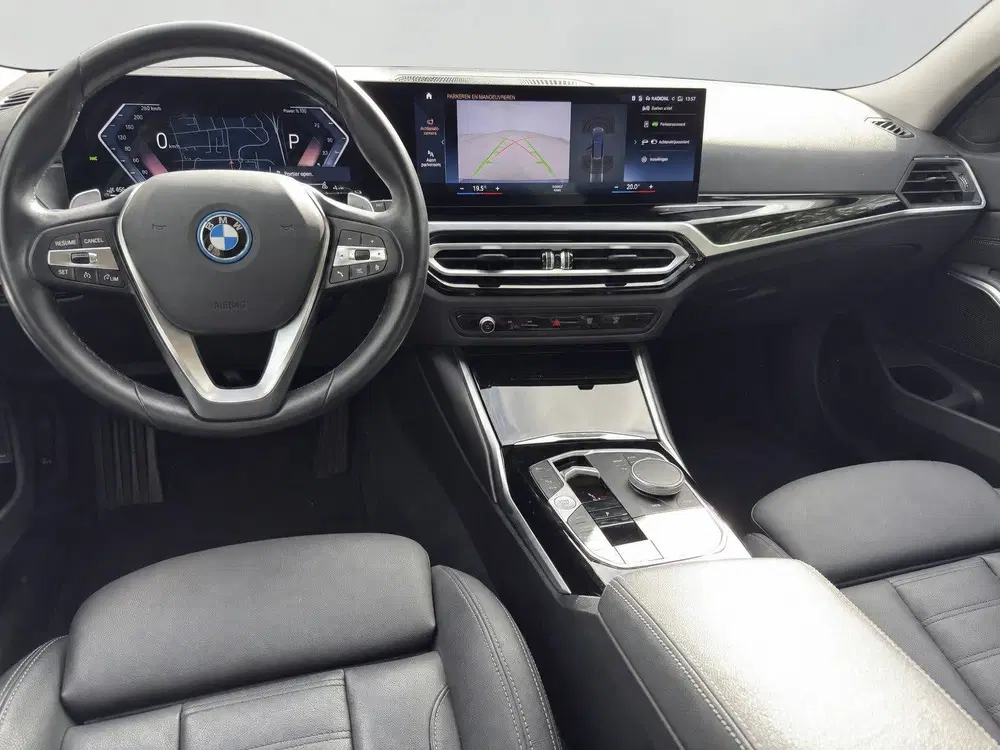 BMW 3-serie 3 Serie Touring 320e uit 2023, foto 12