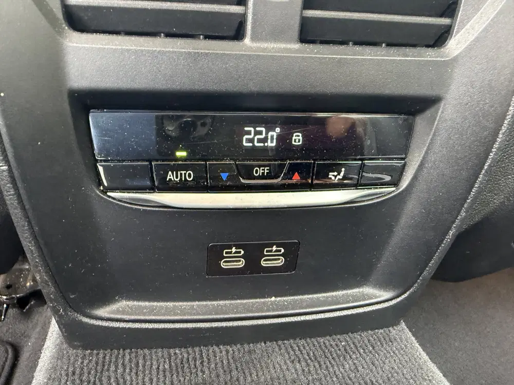 BMW 3-serie 3 Serie Touring 320e uit 2023, foto 14