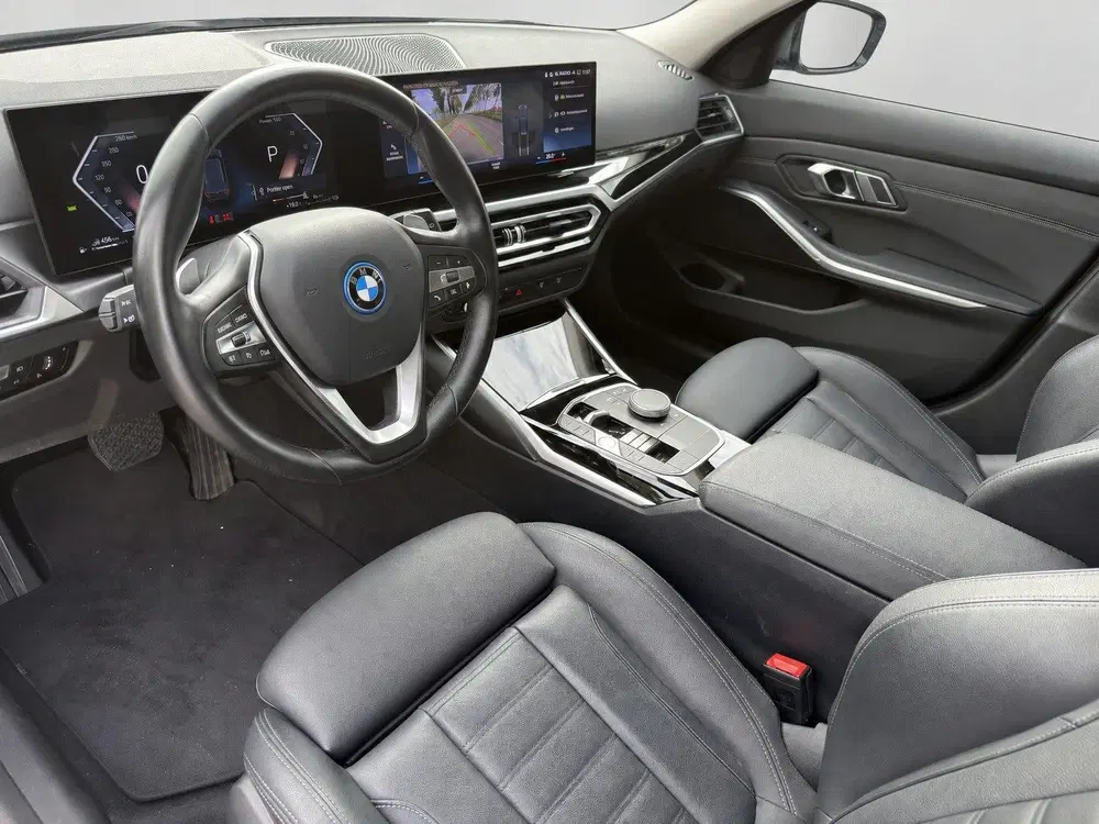 BMW 3-serie 3 Serie Touring 320e uit 2023, foto 9