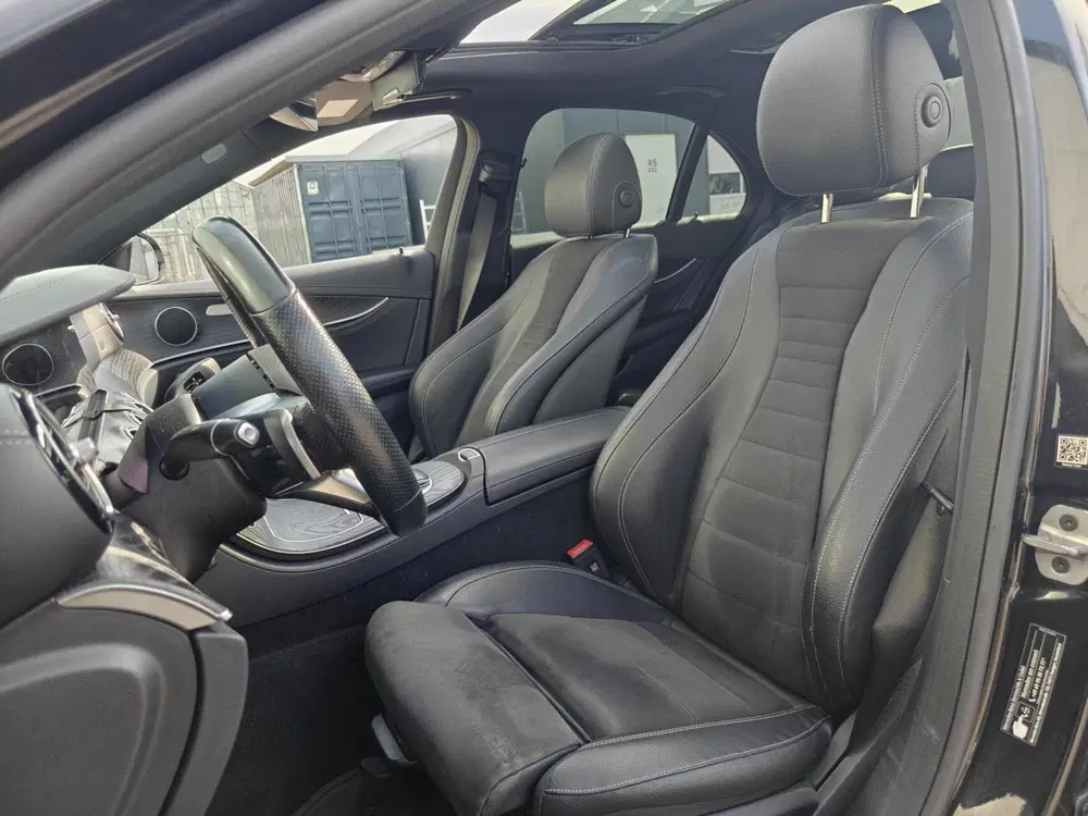 Mercedes-Benz E-Klasse Mercedes E-klasse 220 d AMG Line uit 2021, foto 2