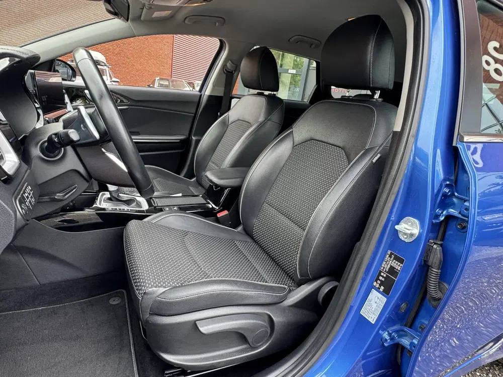 Kia Ceed 1.6 GDI PHEV DynamicPlusLine uit 2021, foto 11