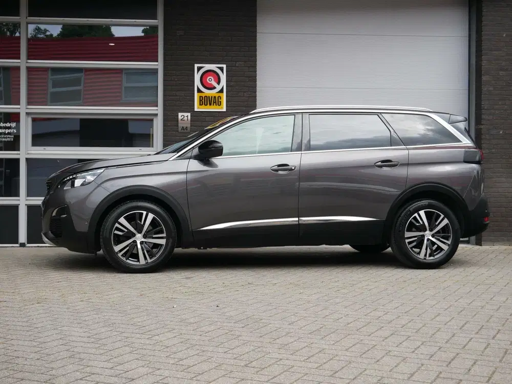 Peugeot 5008 1.2 PureTech GT-Line Automaat uit 2020, foto 2