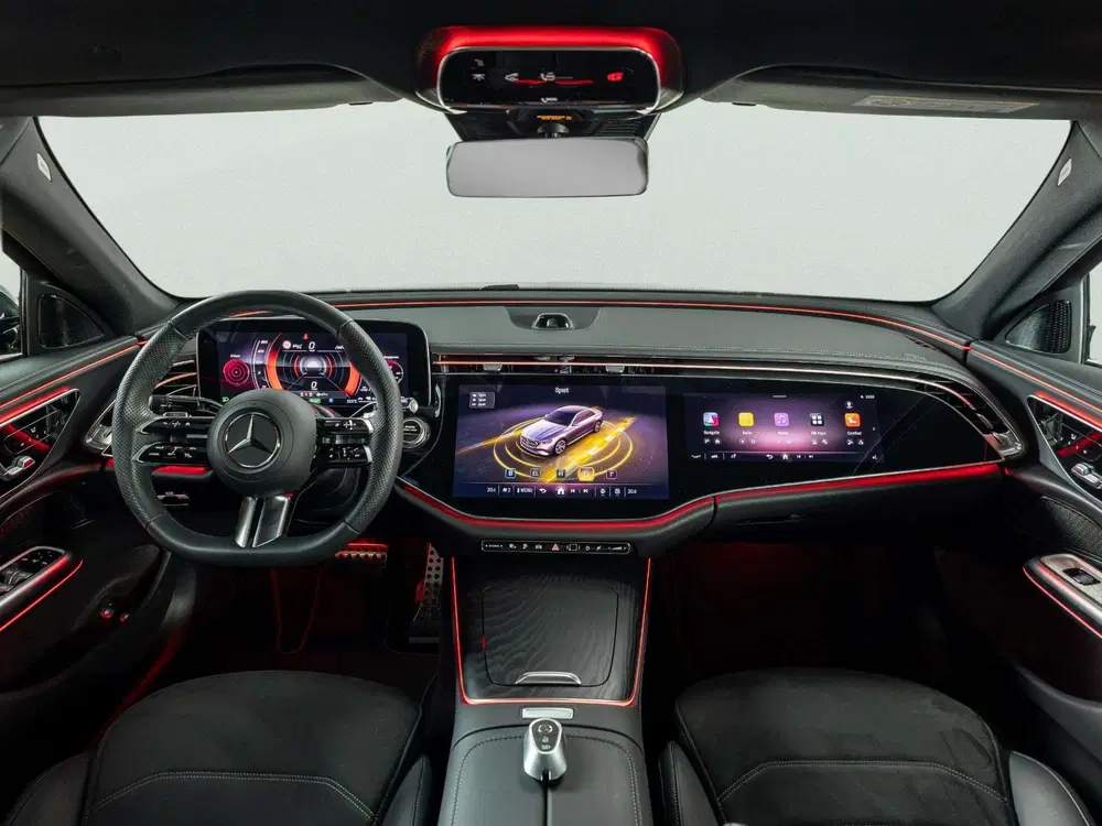 Mercedes-Benz E-Klasse 300 e Sport Edition uit 2025, foto 3