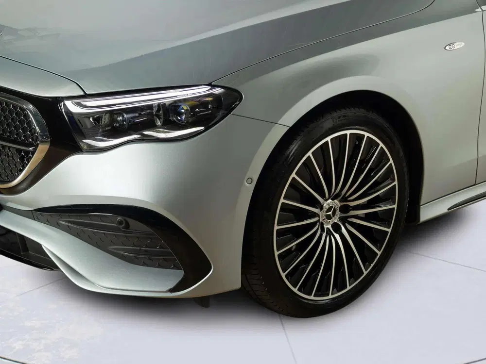 Mercedes-Benz E-Klasse 300 e Sport Edition uit 2025, foto 6