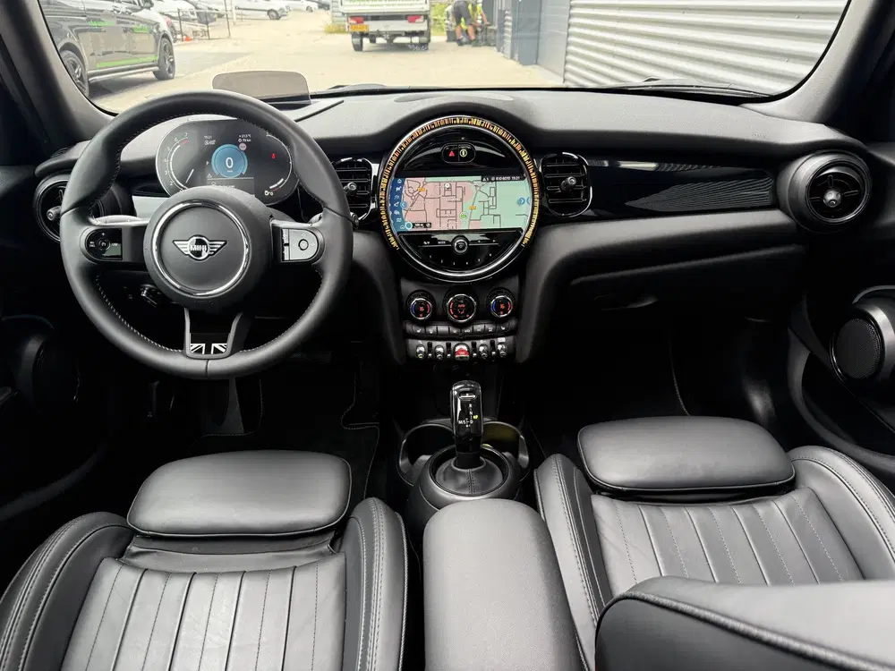 Mini Cooper 1.5 Cooper Yours Pano uit 2023, foto 6