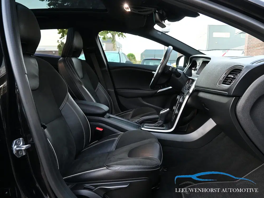 Volvo V40 1.5 T3 Polar+ Sport uit 2019, foto 14