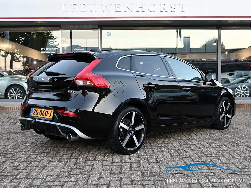 Volvo V40 1.5 T3 Polar+ Sport uit 2019, foto 2