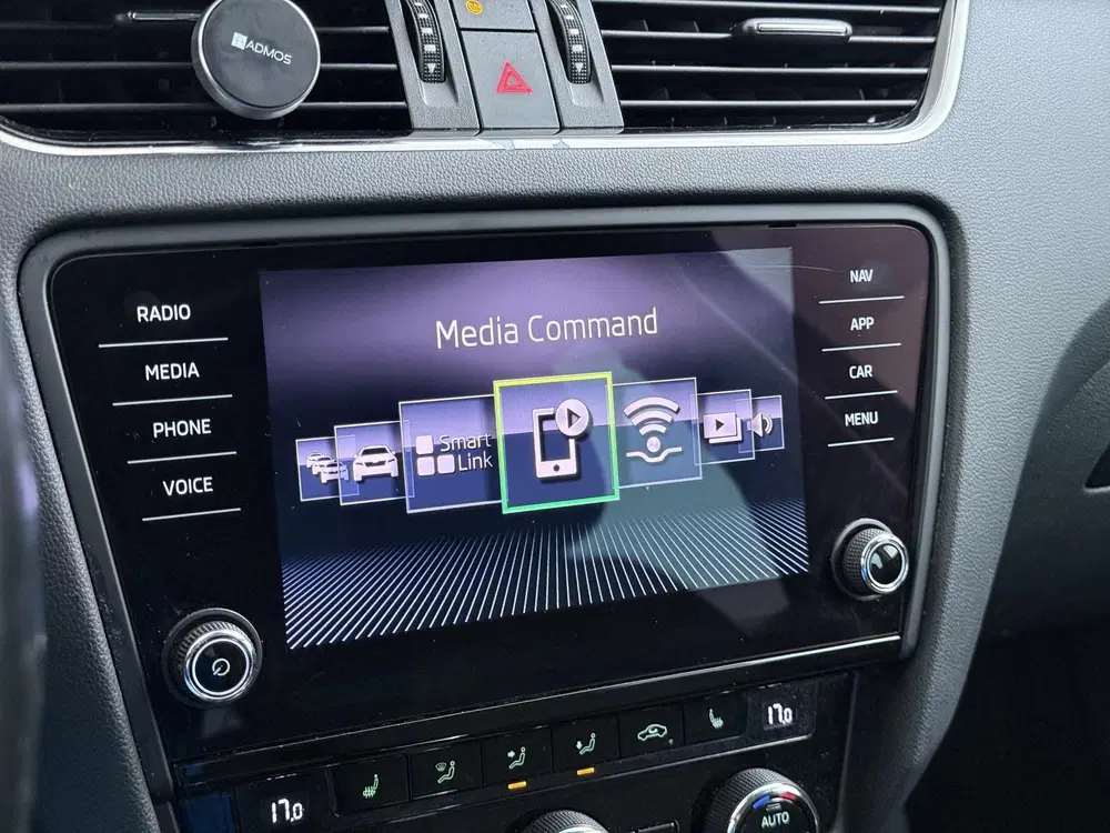 Skoda Octavia 2.0 TDI Greentech Style Business TAXI uit 2019, foto 13