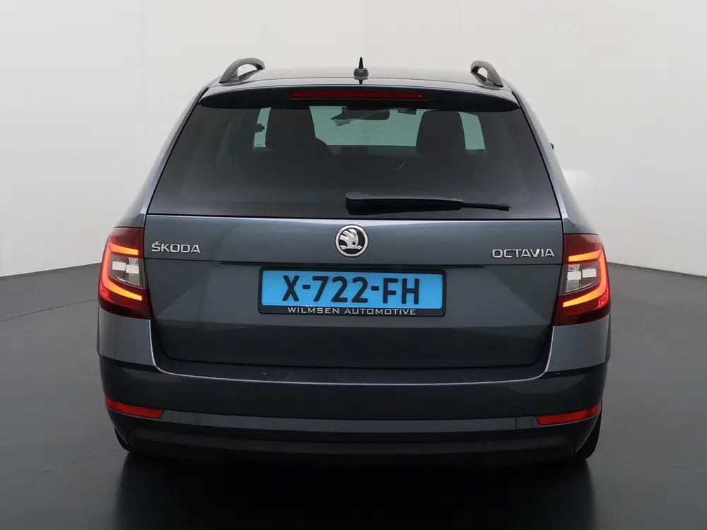 Skoda Octavia 2.0 TDI Greentech Style Business TAXI uit 2019, foto 3