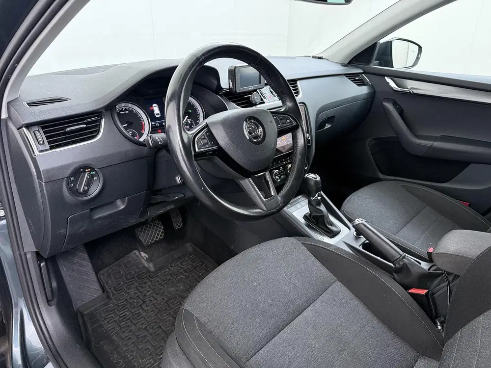 Skoda Octavia 2.0 TDI Greentech Style Business TAXI uit 2019, foto 7