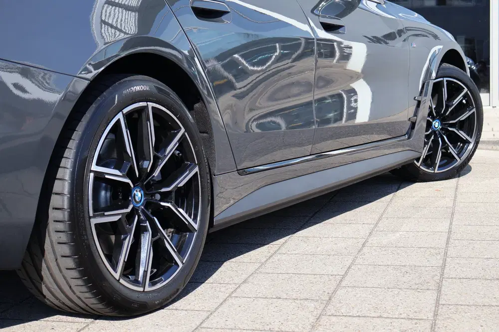 BMW i4 eDrive40 High Executive M Sport uit 2023, foto 12