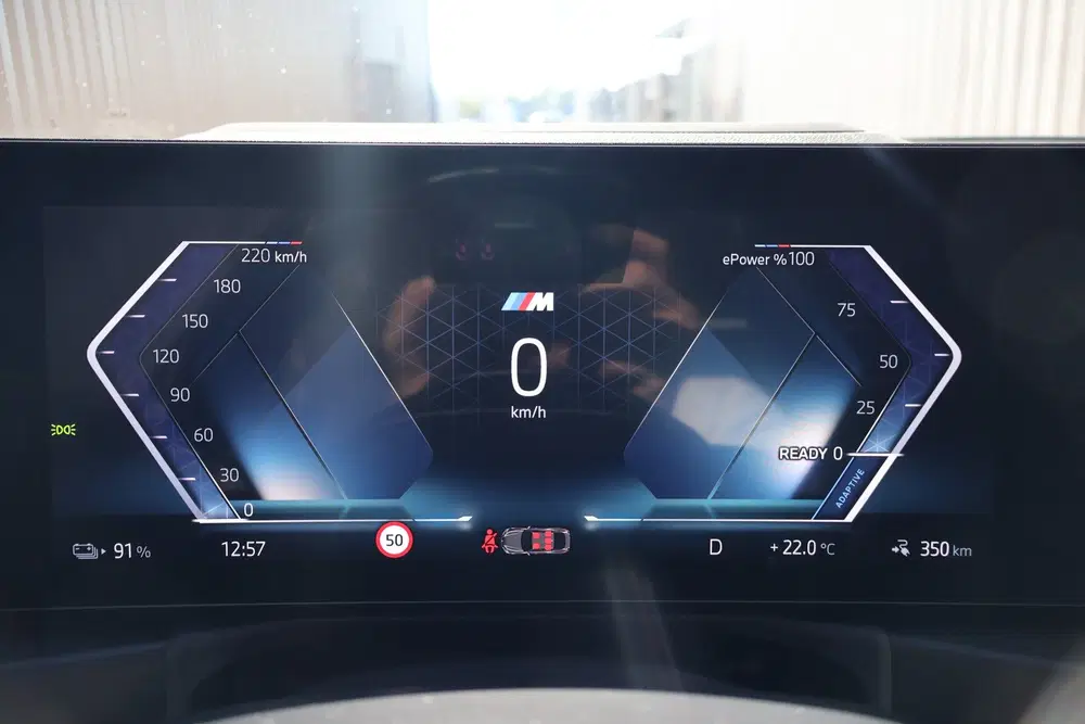 BMW i4 eDrive40 High Executive M Sport uit 2023, foto 14